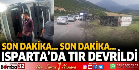 Tır devrildi