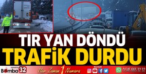 TIR yan döndü, trafik durdu