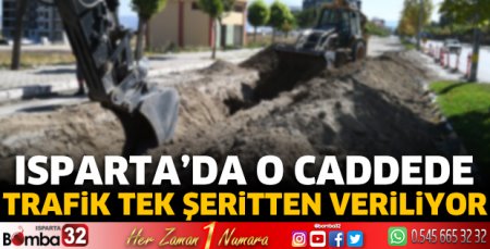 Trafik tek şeritten veriliyor