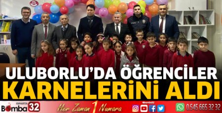 Uluborlu'da öğrenciler karnelerini aldı
