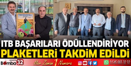 Üyelere plaketleri takdim edildi