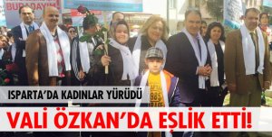 VALİ ÖZKAN KADINLARLA BİRLİKTE ŞİDDETE DUR DEDİ
