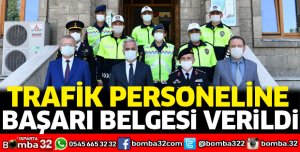 Vali Seymenoğlu Trafik Personeline Başarı Belgesi Verdi