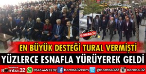 YÜZLERCE ESNAFLA BELEDİYEYE GELDİ