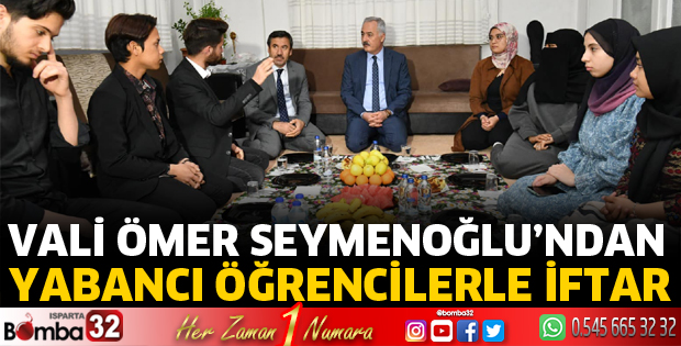 Yabancı öğrencilerle iftar açtı