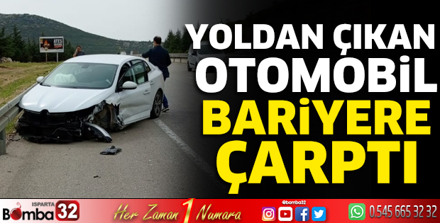 Yoldan çıkan otomobil bariyere çarptı