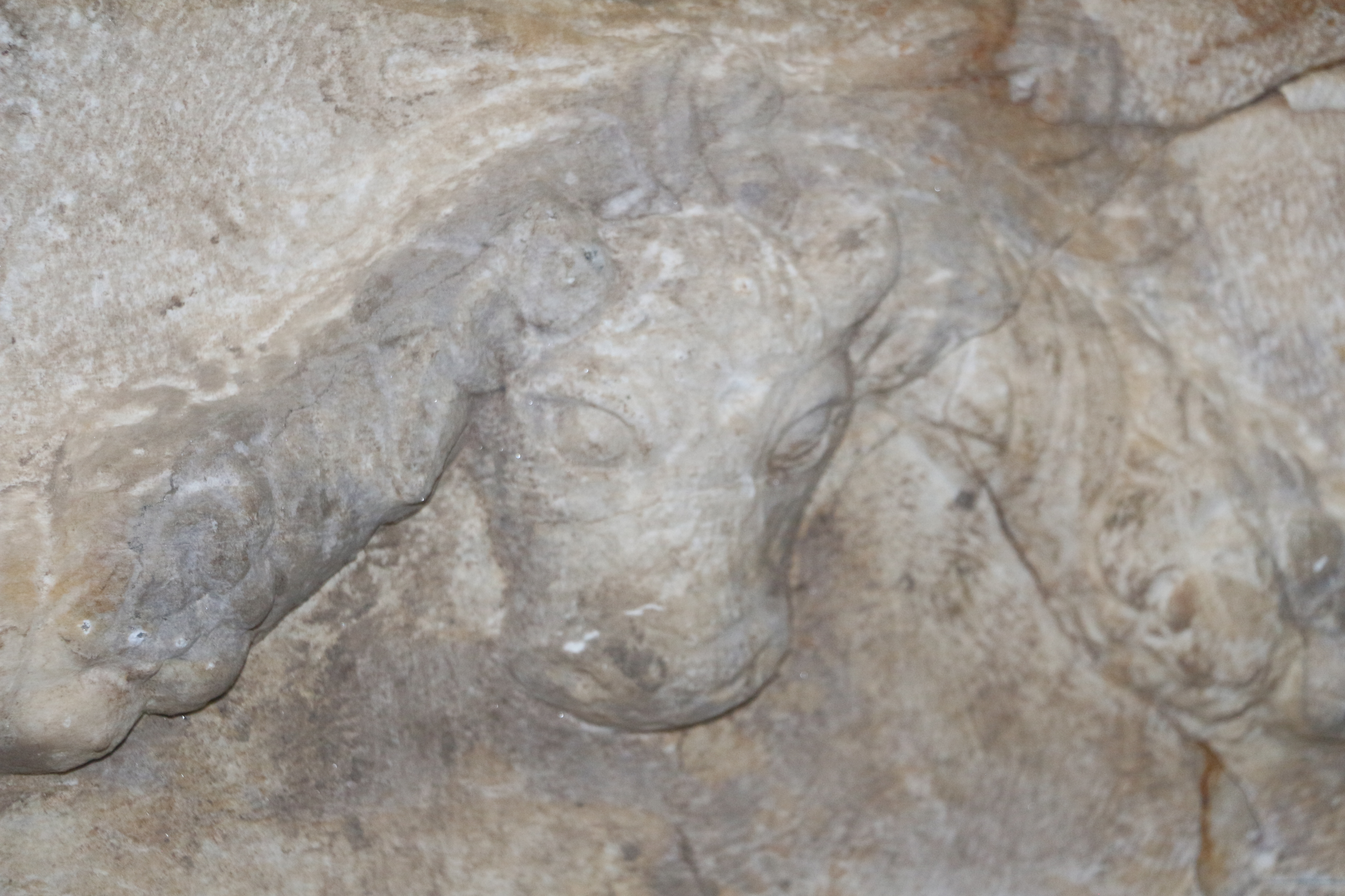 Isparta’da bebek lahit mezarı ele geçirildi